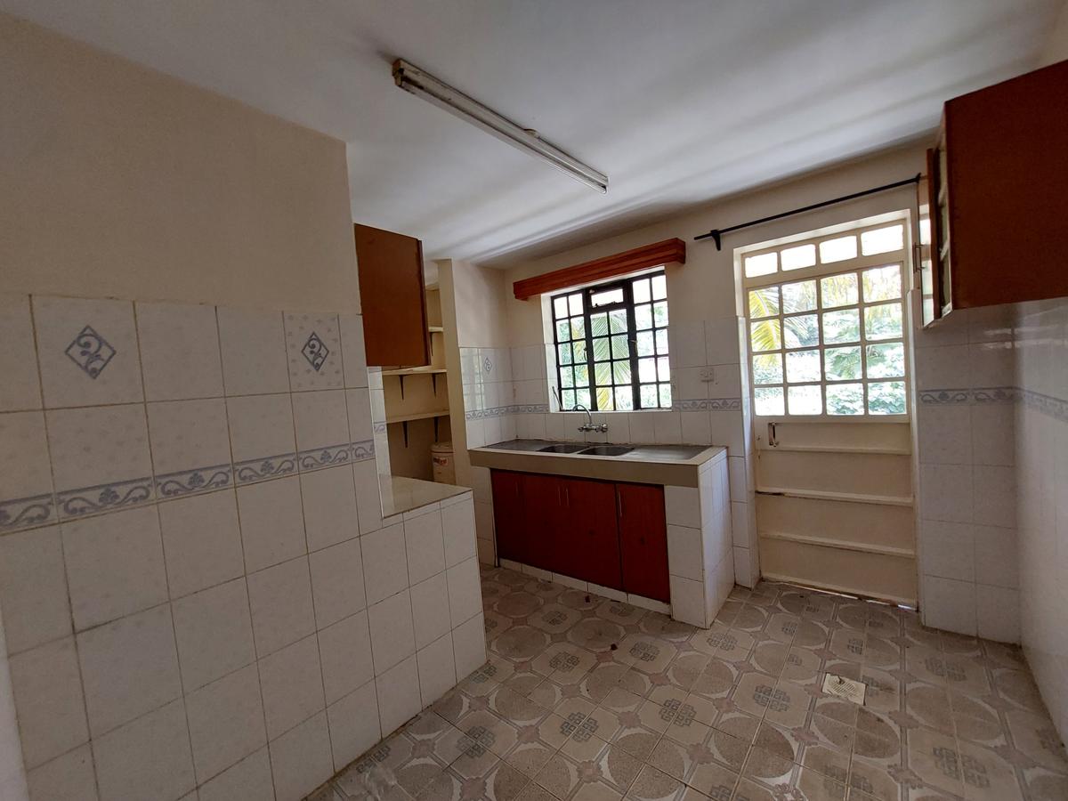 1 Bed Apartment with En Suite at Mandera Close - 16