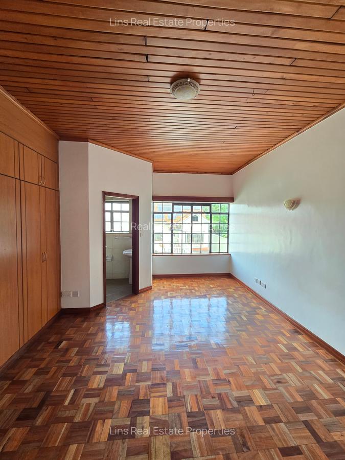 5 Bed Townhouse with En Suite in Lavington - 17