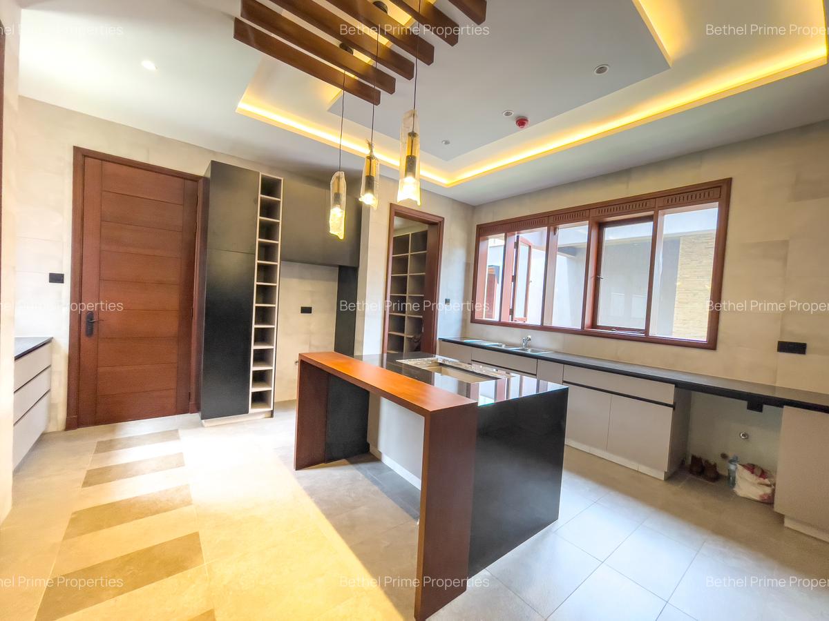 4 Bed Villa with En Suite in Runda - 18