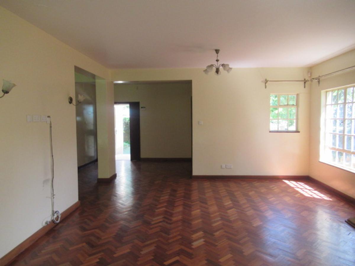 5 Bed Townhouse with En Suite at Lavington - 5