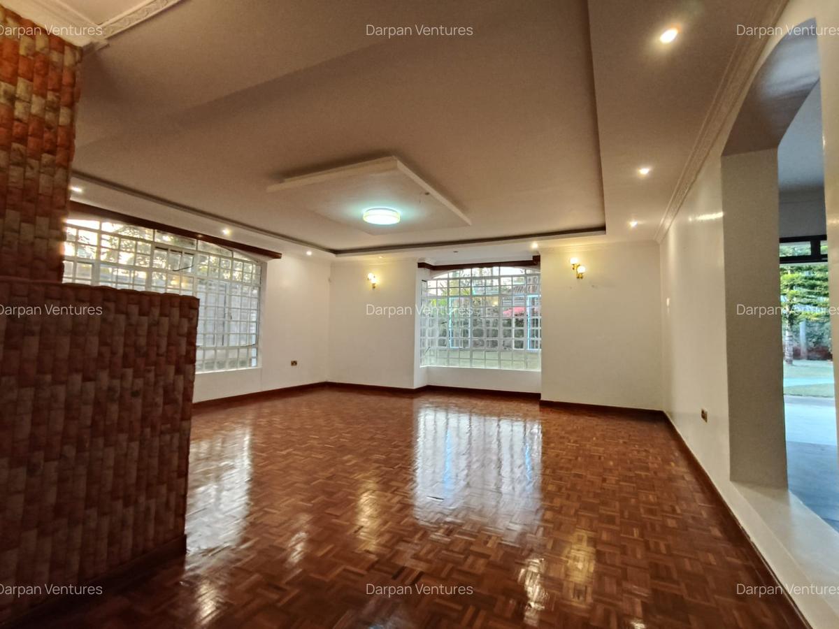 5 Bed House with En Suite in Runda - 9