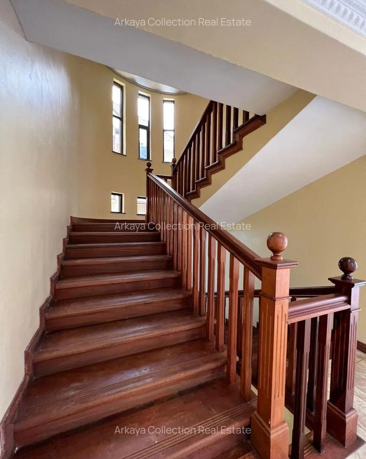 5 Bed Townhouse with En Suite in Lavington - 5