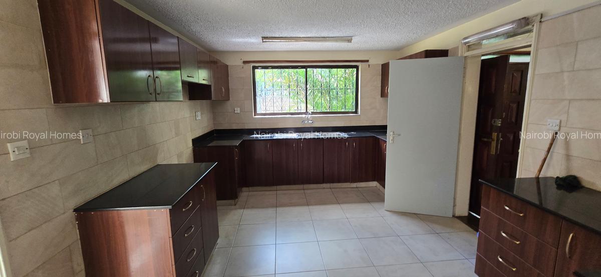 4 Bed Townhouse with En Suite at Ndemi Road - 11