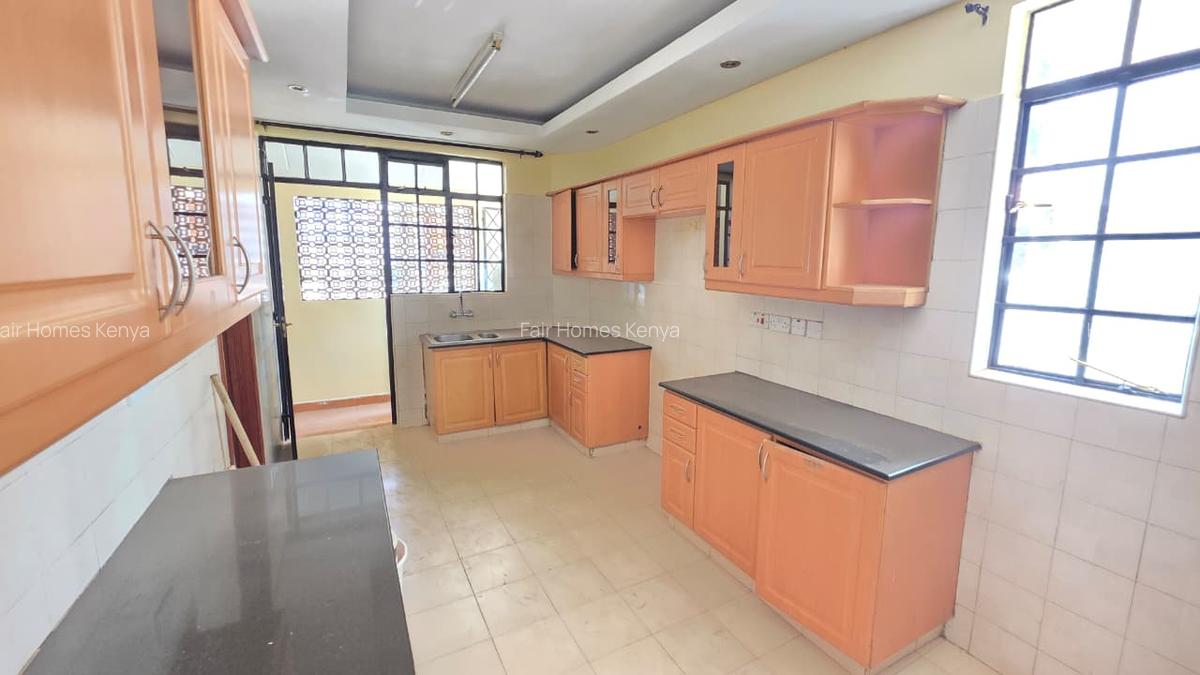 4 Bed Townhouse with En Suite at Manyani East - 16