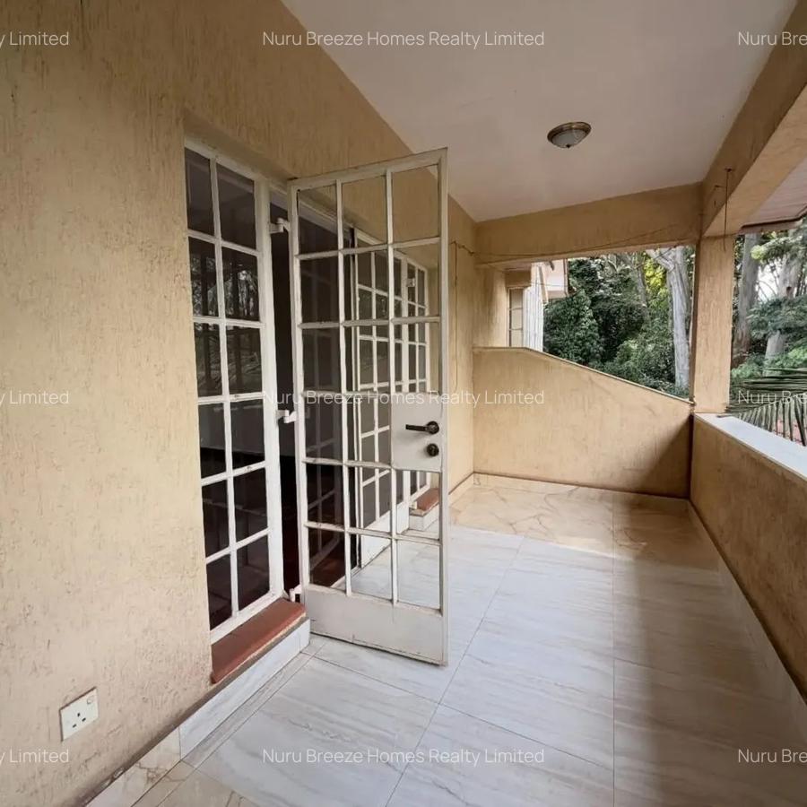 5 Bed Townhouse with En Suite in Karen - 9