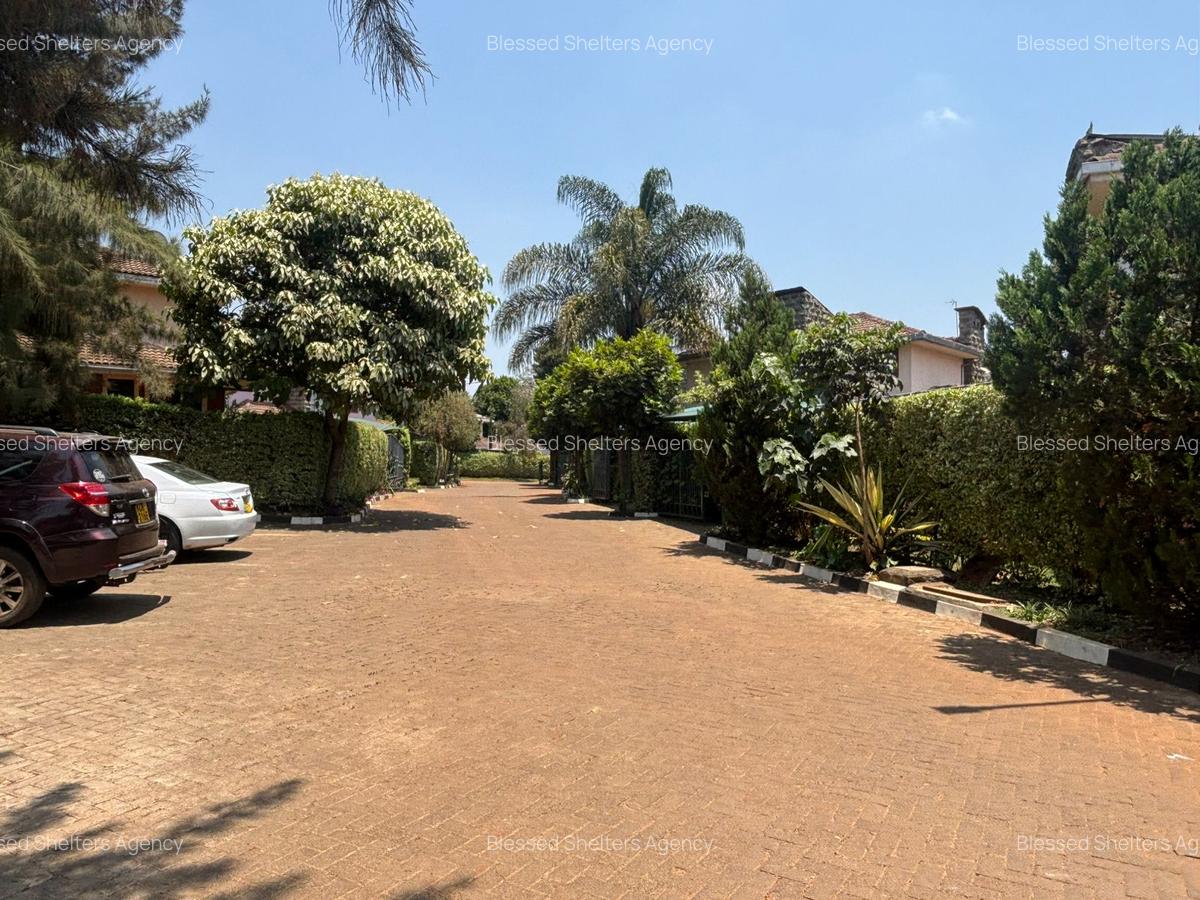 5 Bed Villa with En Suite in Kiambu Road - 17