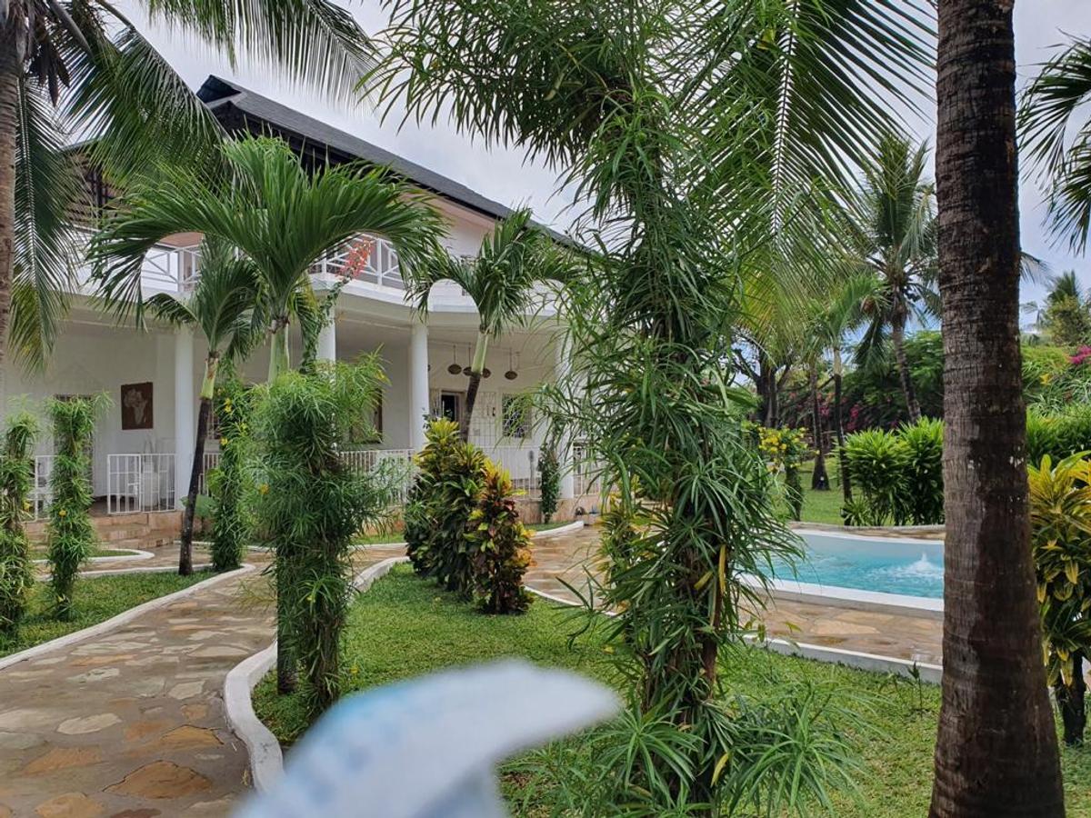 4 Bed Villa with En Suite in Malindi - 1