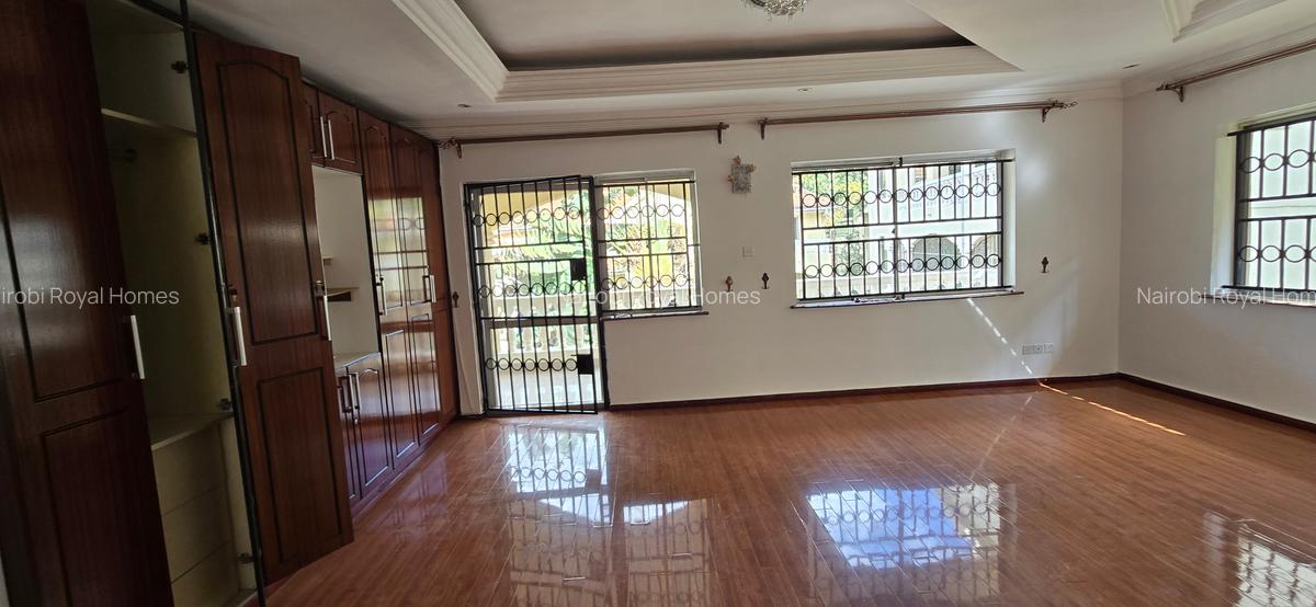 4 Bed Townhouse with En Suite at Convent Drive - 17