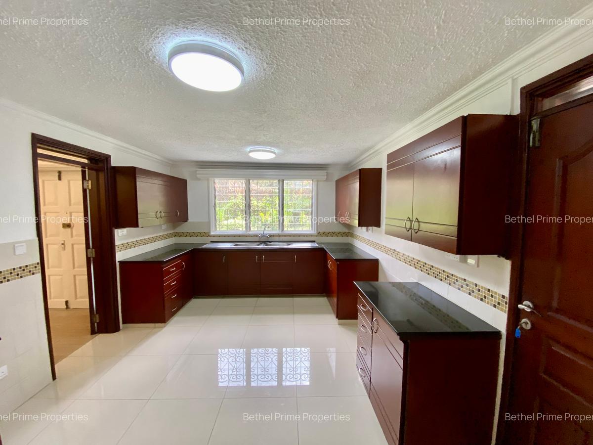 4 Bed House with En Suite in Muthaiga - 12