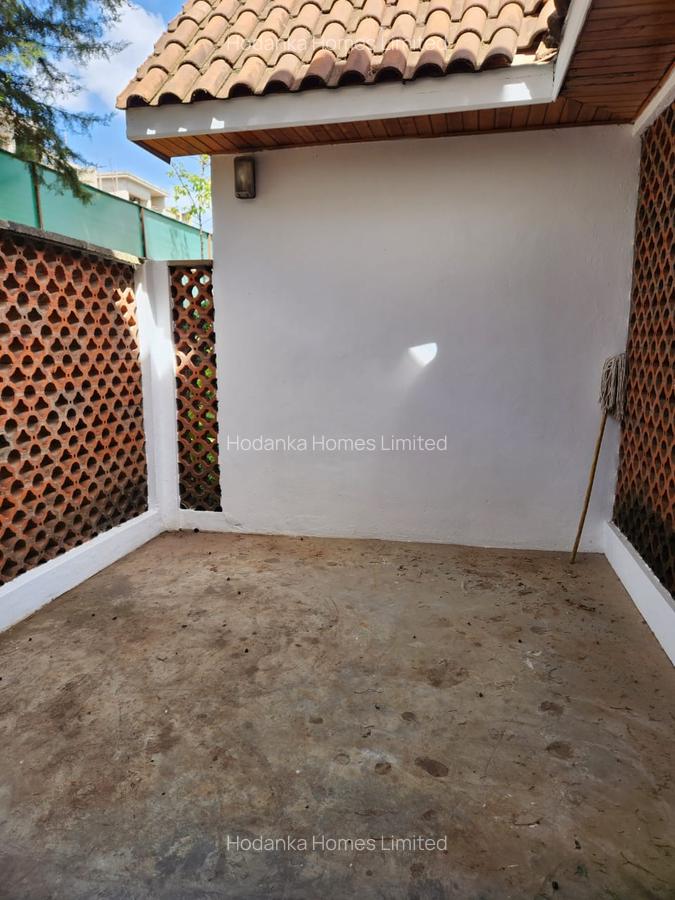 5 Bed Townhouse with En Suite in Lavington - 9