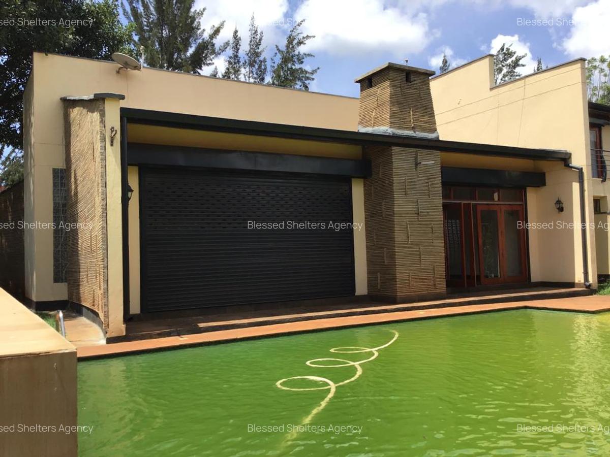 4 Bed House with En Suite in Runda - 2