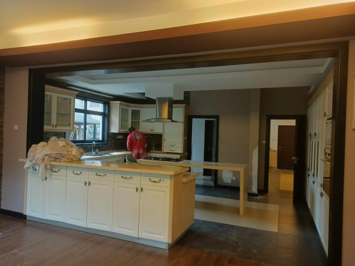 5 Bed Townhouse with En Suite at Lavington Estate Nairobi - 12