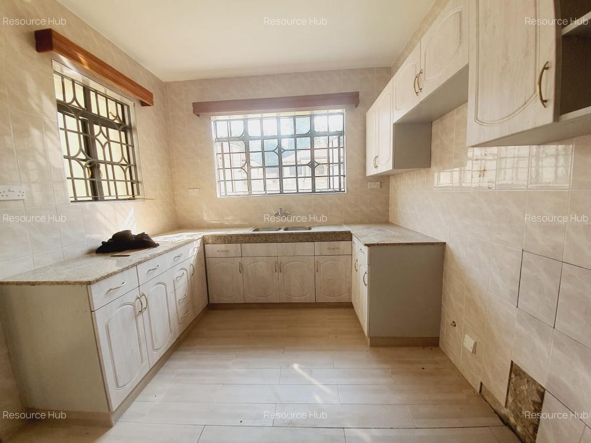 4 Bed Townhouse with En Suite at Riverside - 4