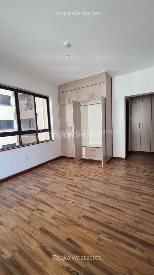 3 Bed Apartment with En Suite at Hatheru Road - 5