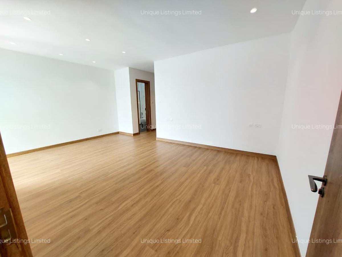 6 Bed House with En Suite in Nyari - 16