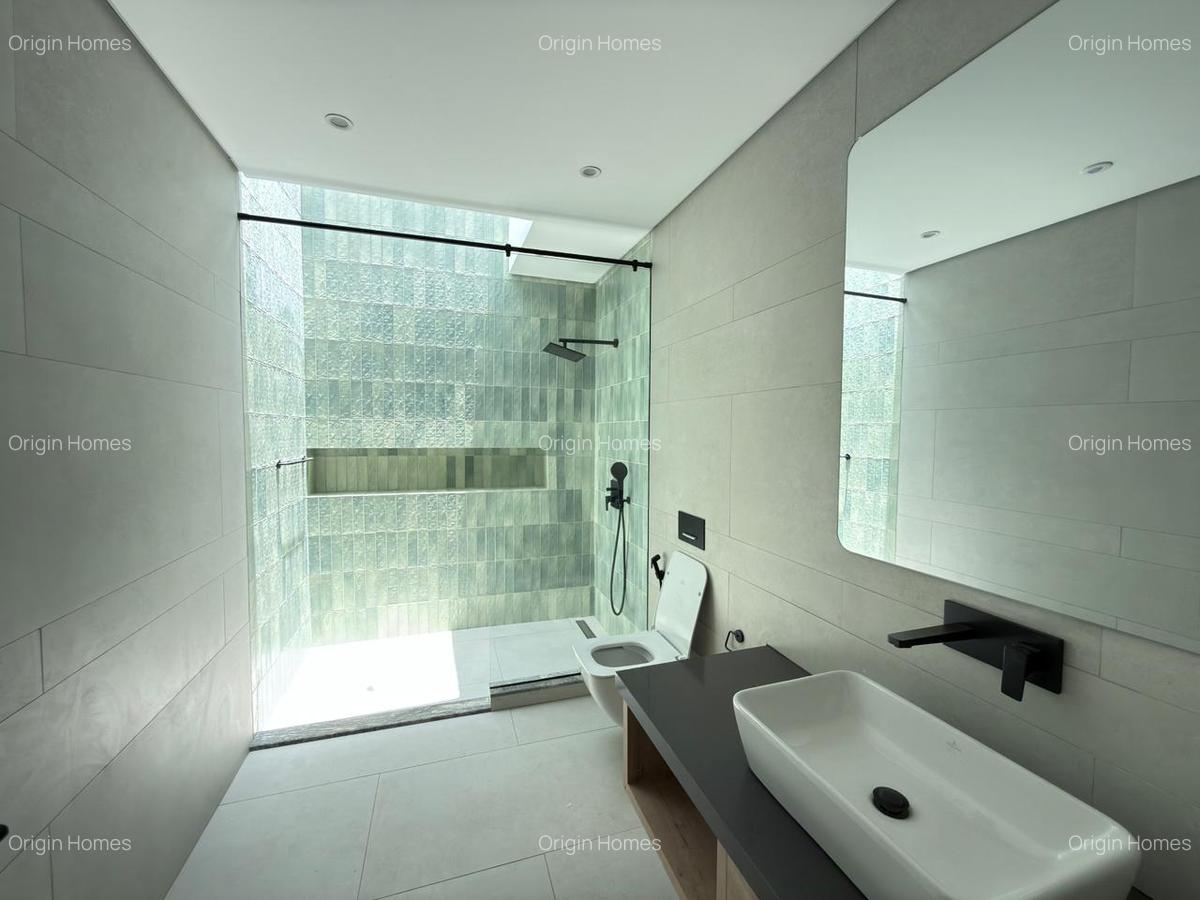 5 Bed Townhouse with En Suite at Westlands - 5