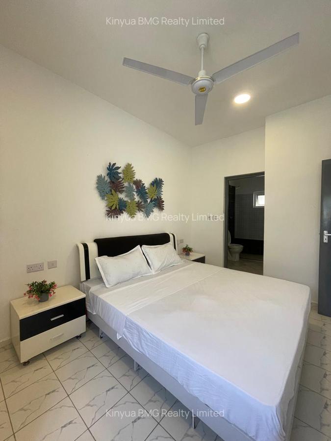 Serviced 3 Bed Apartment with Swimming Pool in Bamburi - 4