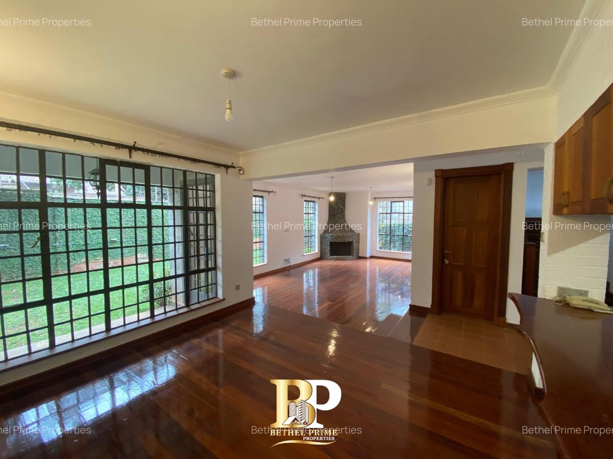 4 Bed Townhouse with En Suite in Spring Valley - 4