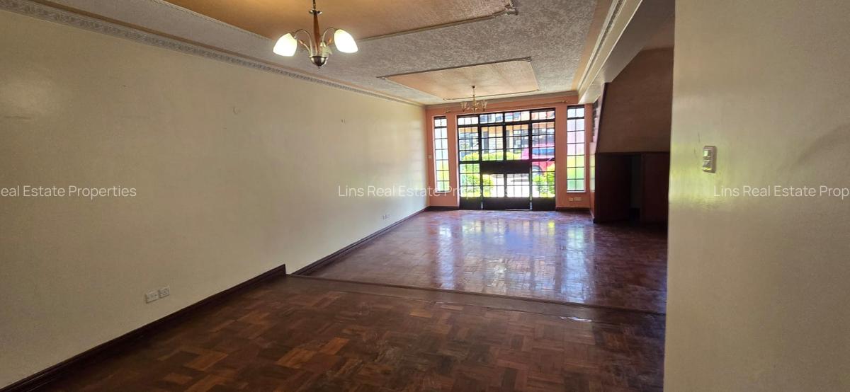 4 Bed Townhouse with En Suite in Lavington - 12