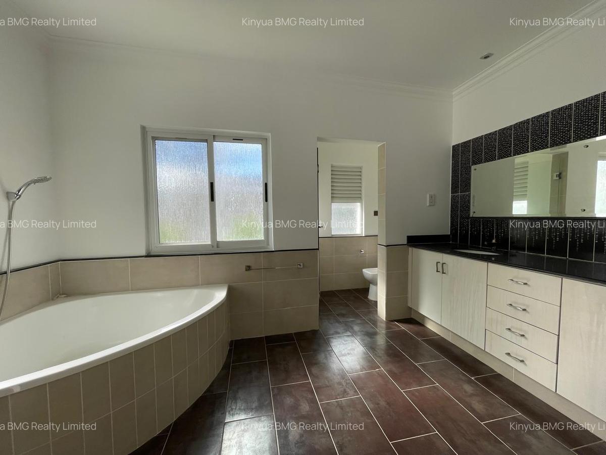 Serviced 3 Bed Apartment with En Suite in Nyali Area - 11
