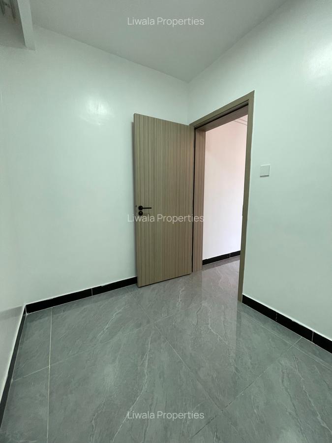 1 Bed Apartment with Swimming Pool in Kilimani - 12