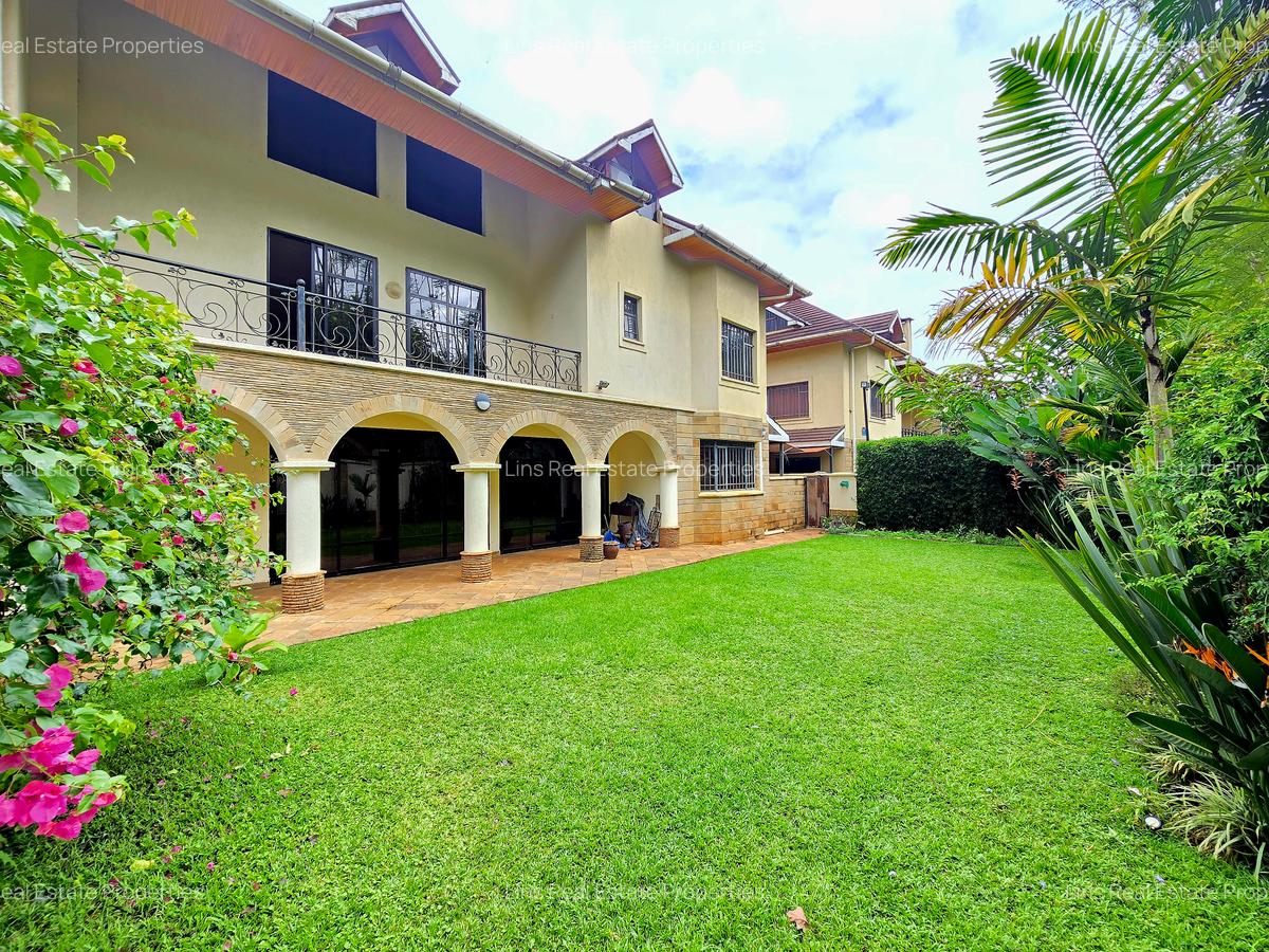 5 Bed Townhouse with En Suite in Lavington - 1