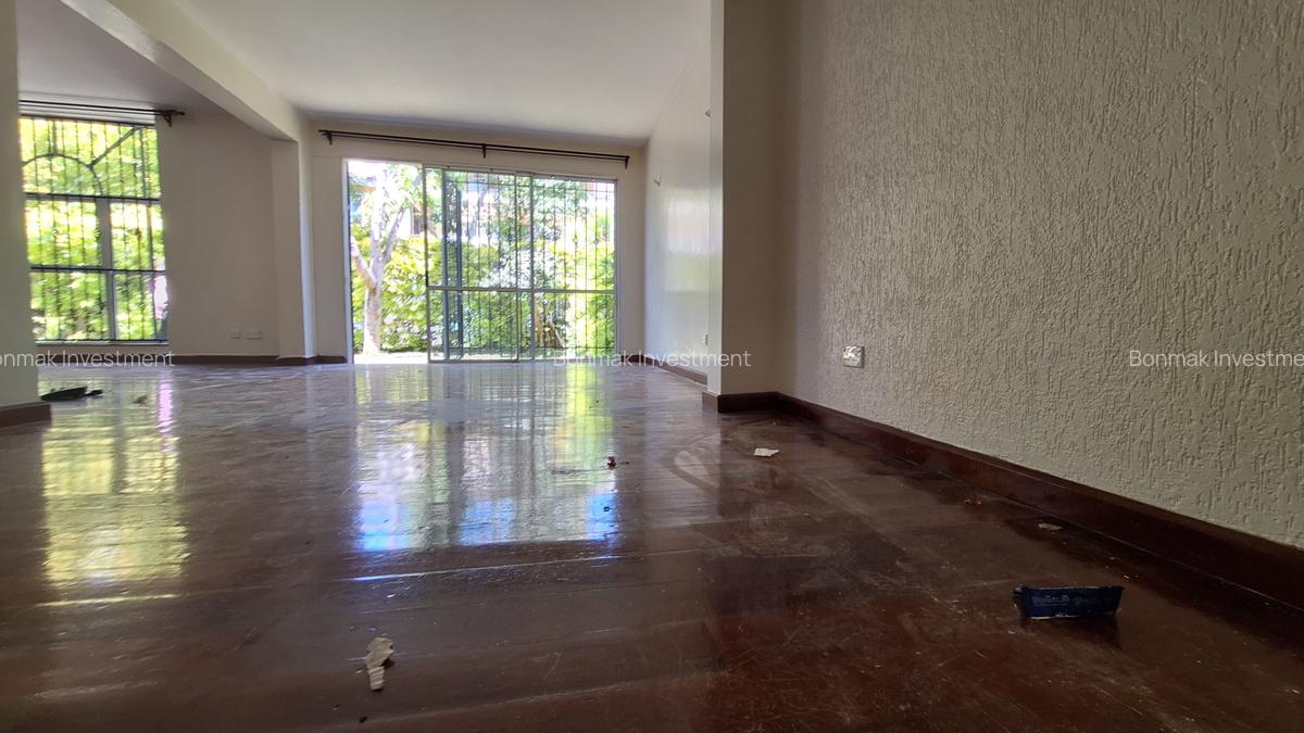 4 Bed Townhouse with En Suite at Brookside Drive. - 14