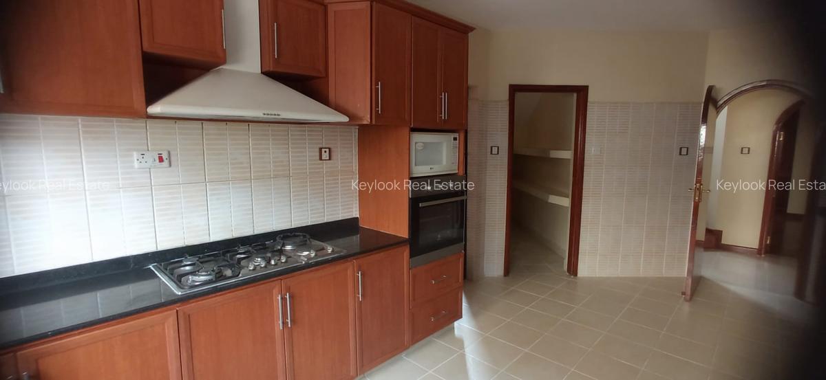 4 Bed Townhouse with En Suite at Lavington Green - 9