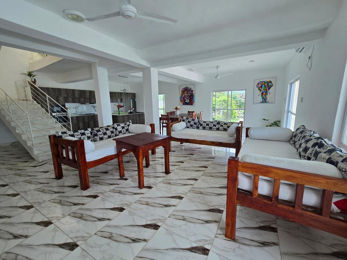 6 Bed House with En Suite in Watamu - 6