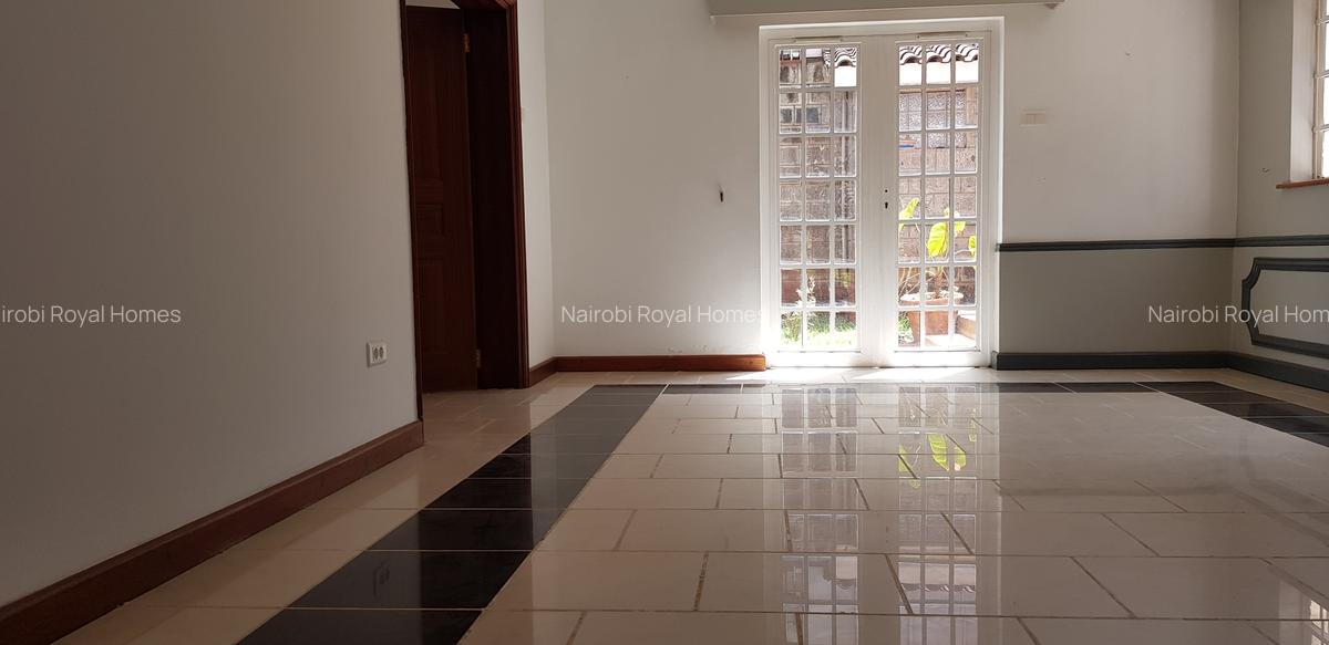 5 Bed Townhouse with En Suite at Gichugu Road - 15