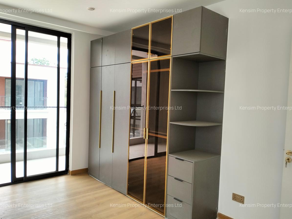 5 Bed Townhouse with En Suite in Lavington - 16