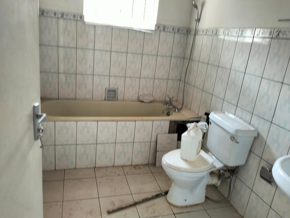 4 Bed House with En Suite in Loresho - 14