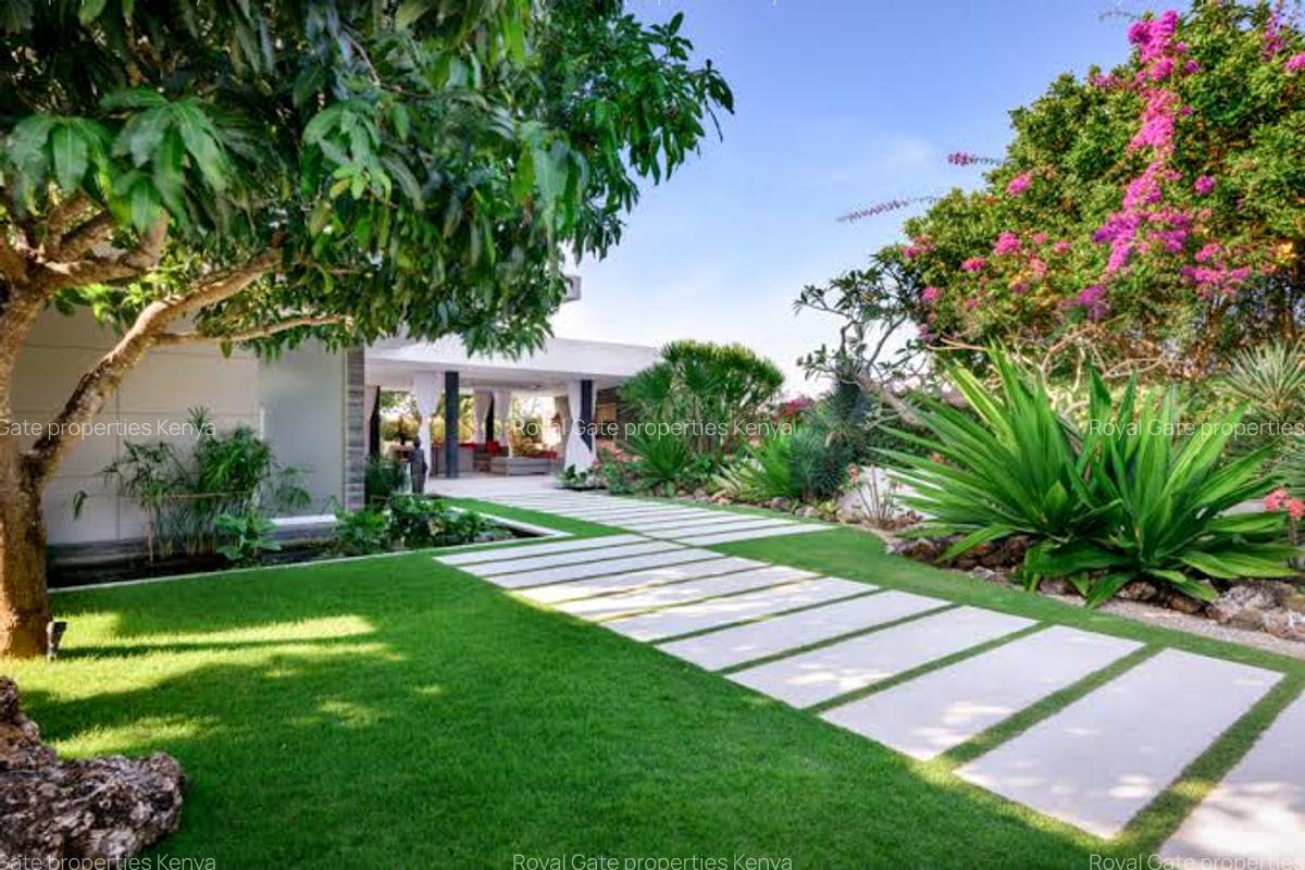 4 Bed House with En Suite at Njathaini Road - 5