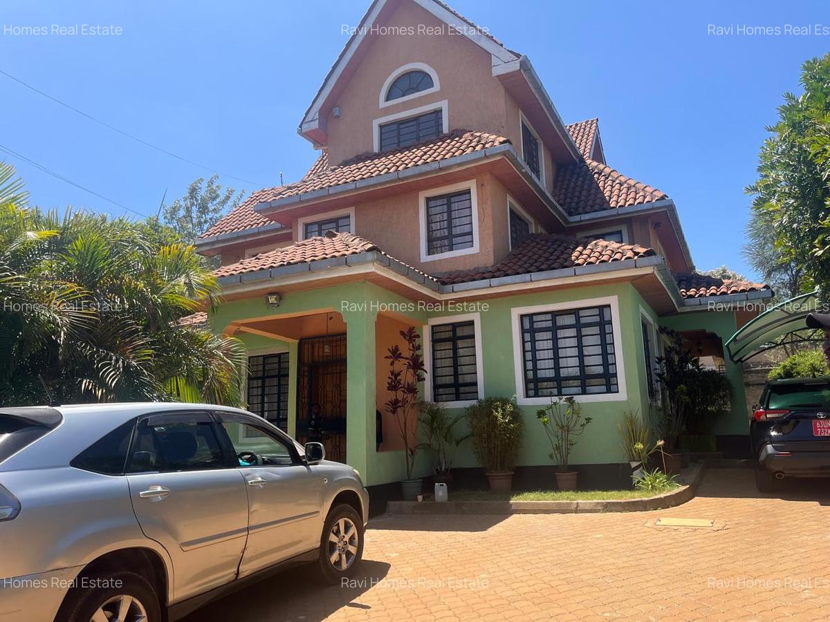 5 Bed Townhouse with En Suite in Kiambu Road - 1