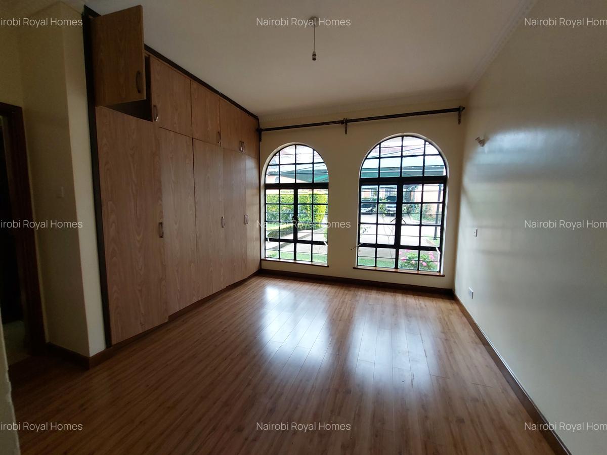 4 Bed House with En Suite at Meadows - 13