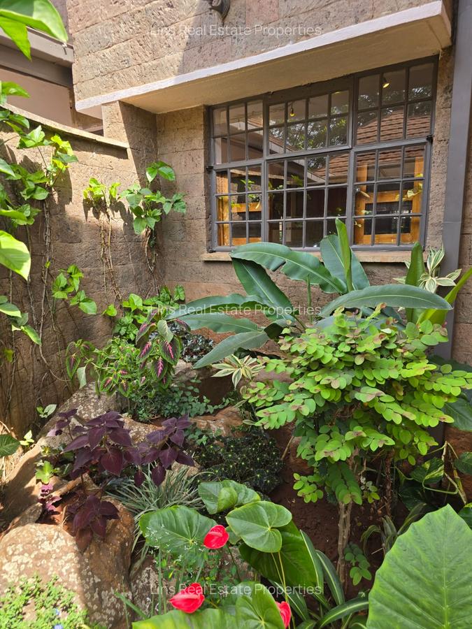 4 Bed Townhouse with En Suite in Spring Valley - 2