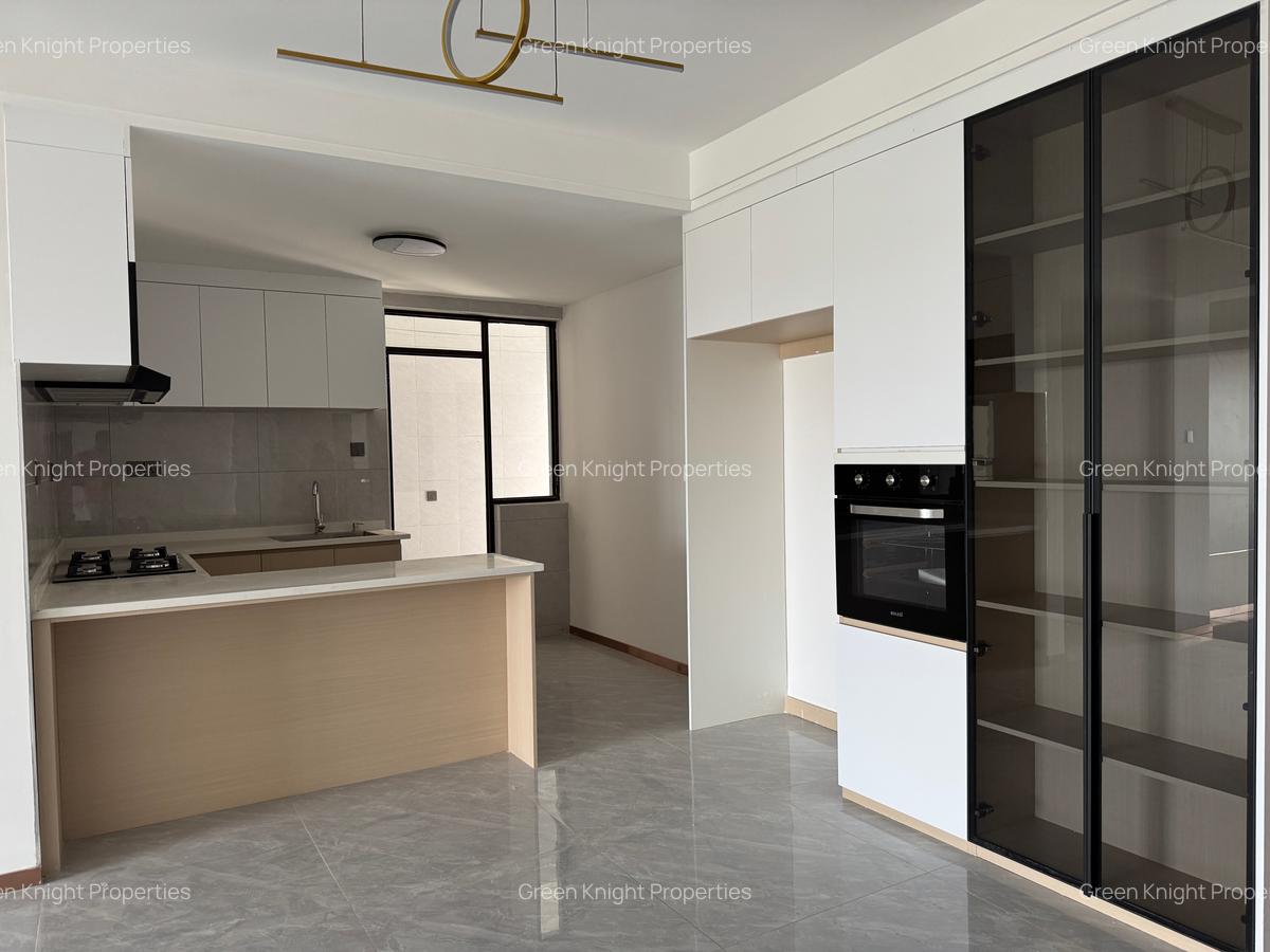 Serviced 3 Bed Apartment with En Suite in Riverside - 11