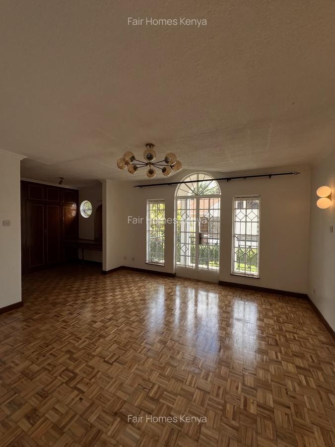 4 Bed Townhouse with En Suite at Lavington Green - 16