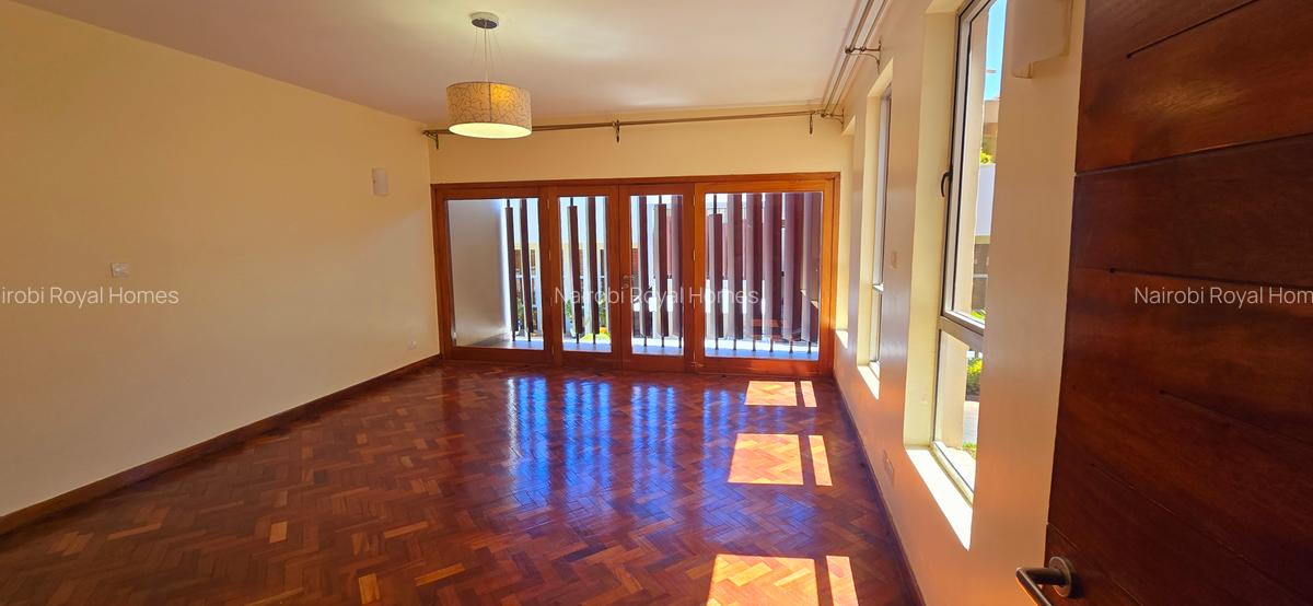 5 Bed Townhouse with En Suite at Lavington Green - 19