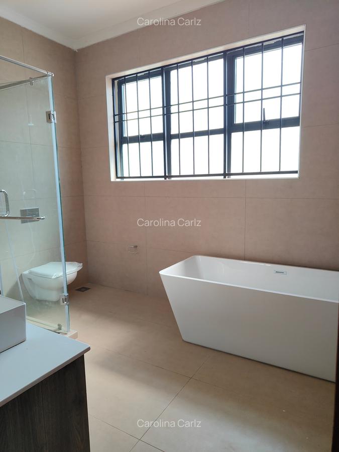 5 Bed Villa with En Suite in Westlands Area - 15