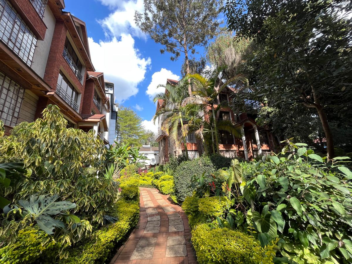 3 Bed Apartment with En Suite in Westlands Area - 14