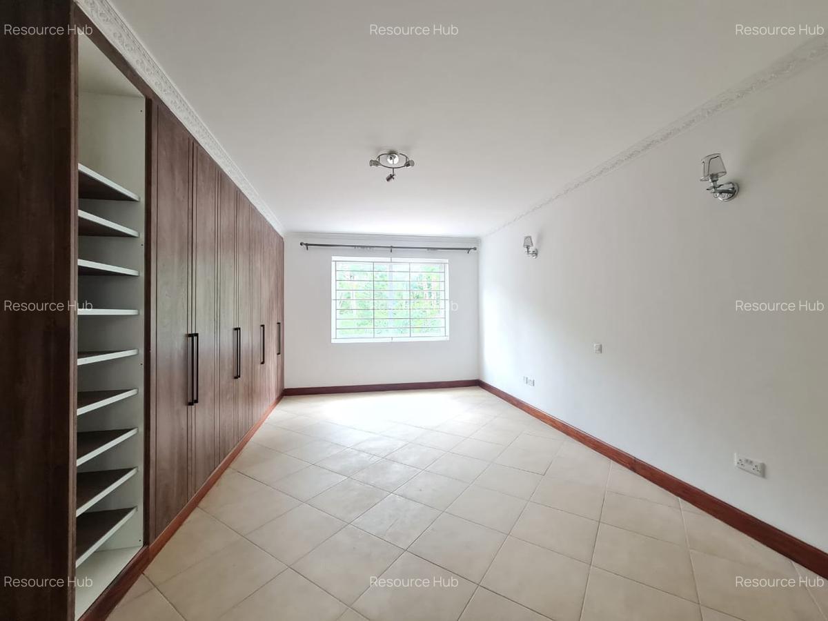 5 Bed Townhouse with En Suite at Rosslyn - 17