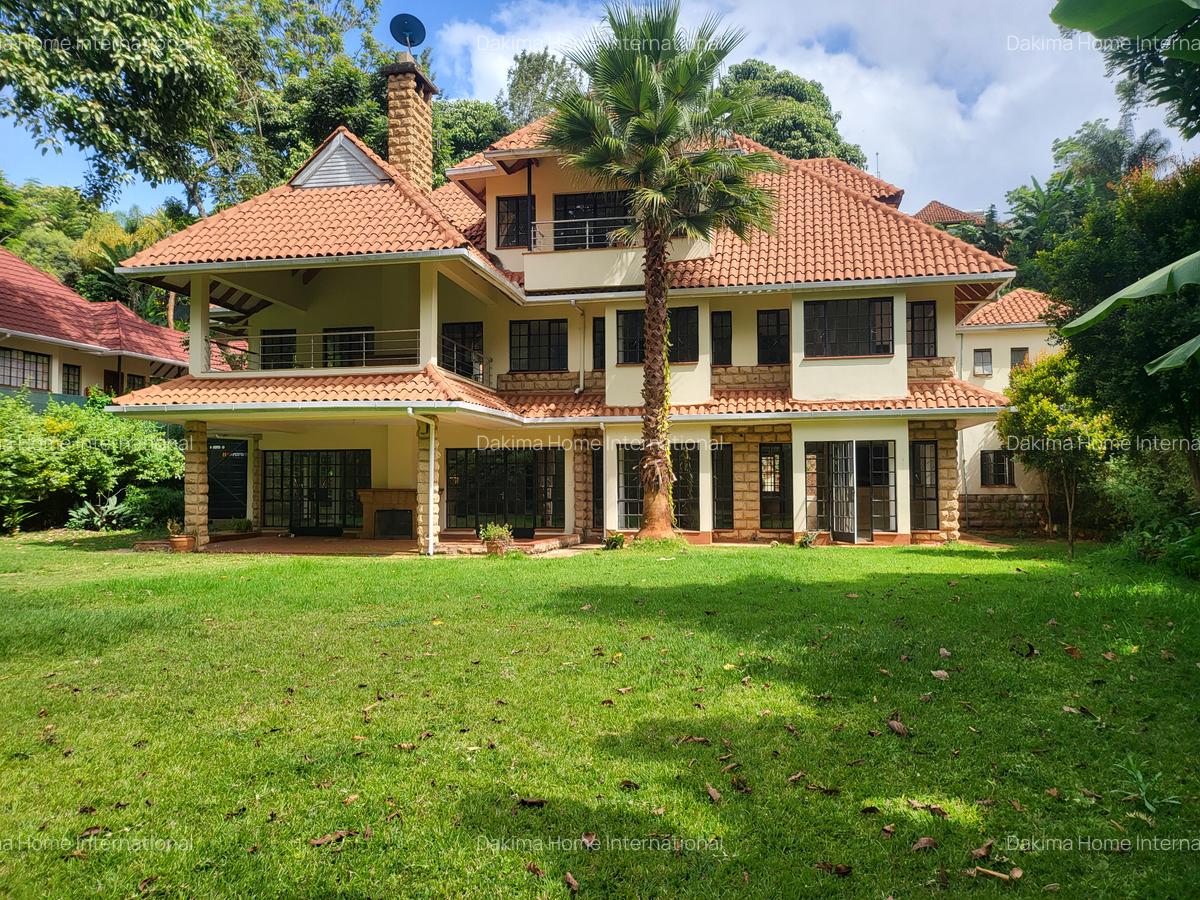 5 Bed Townhouse with En Suite in Rosslyn - 1