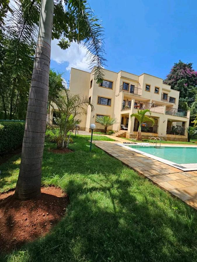 4 Bed House with En Suite in Runda - 1
