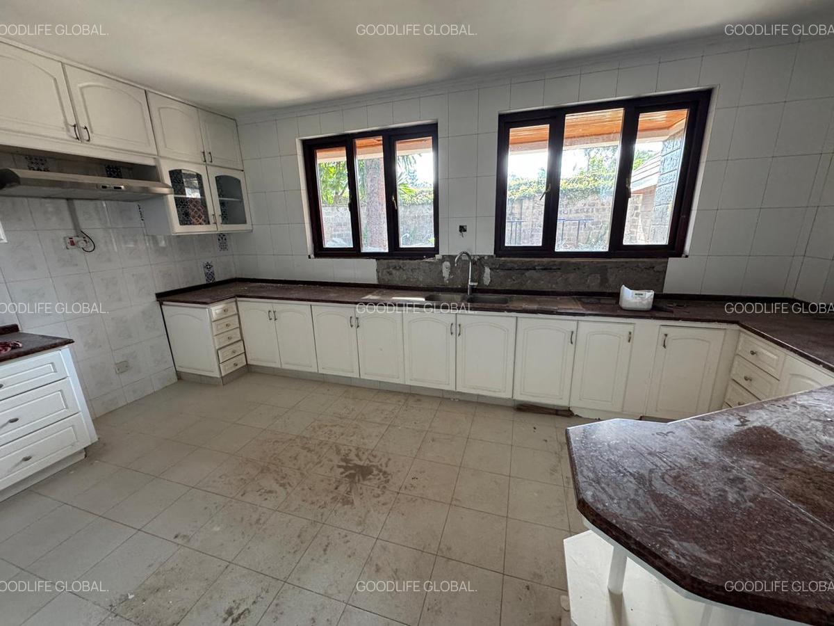 4 Bed House with En Suite at Runda - 11