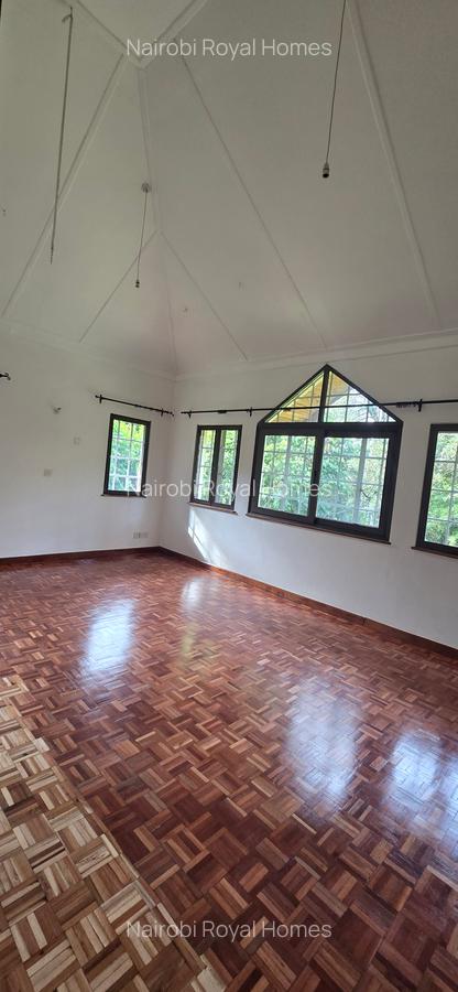 5 Bed House with En Suite at Rosslyn Lone Tree - 13