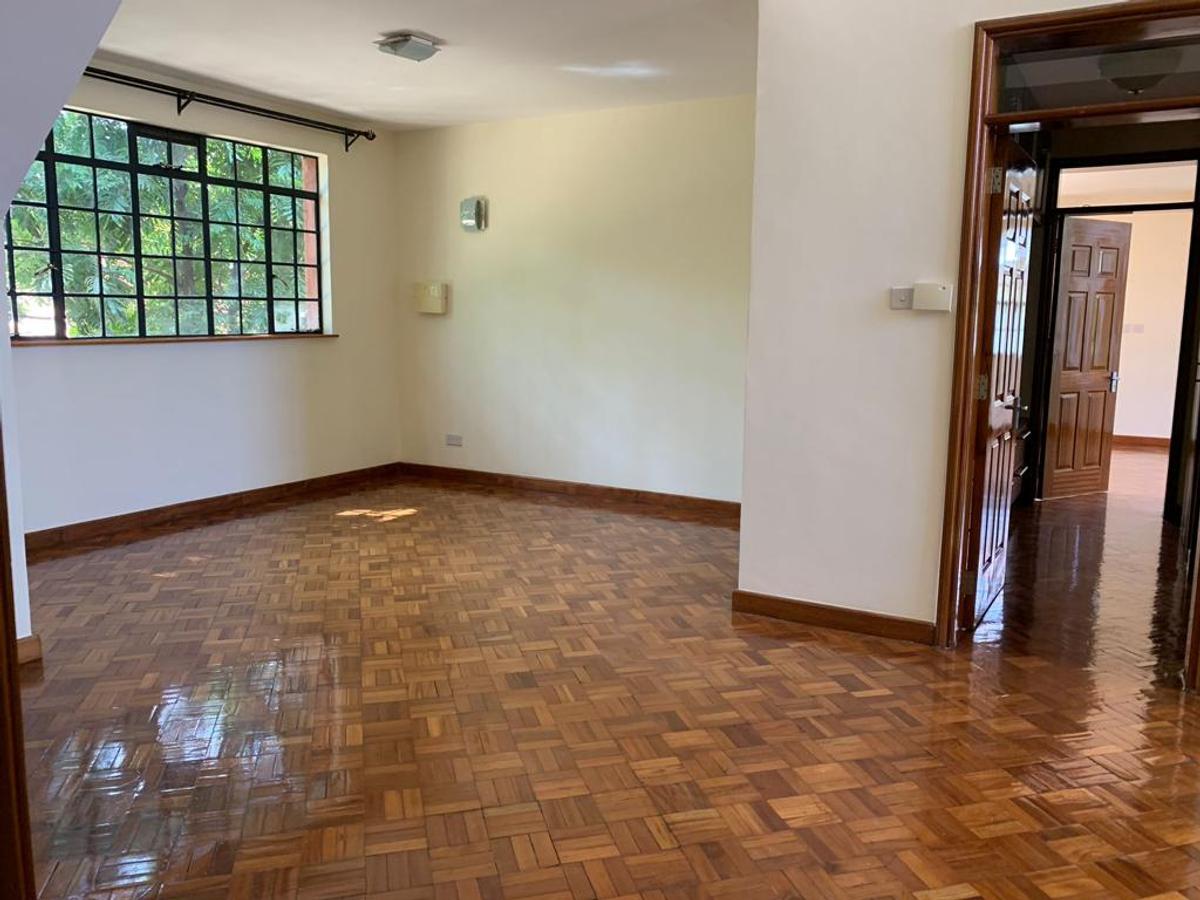 4 Bed Townhouse with En Suite in Lavington - 16