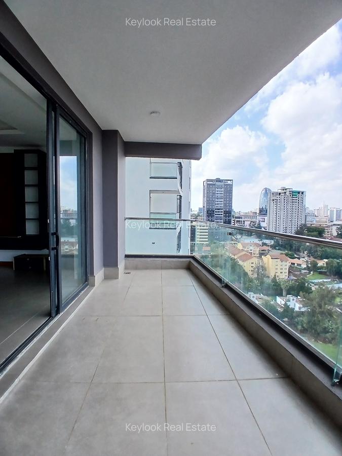 3 Bed Apartment with En Suite at Riverside Drive - 12