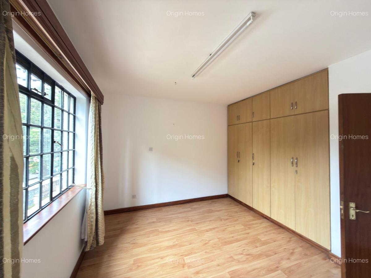 3 Bed Apartment with En Suite at Spring Valley - 7