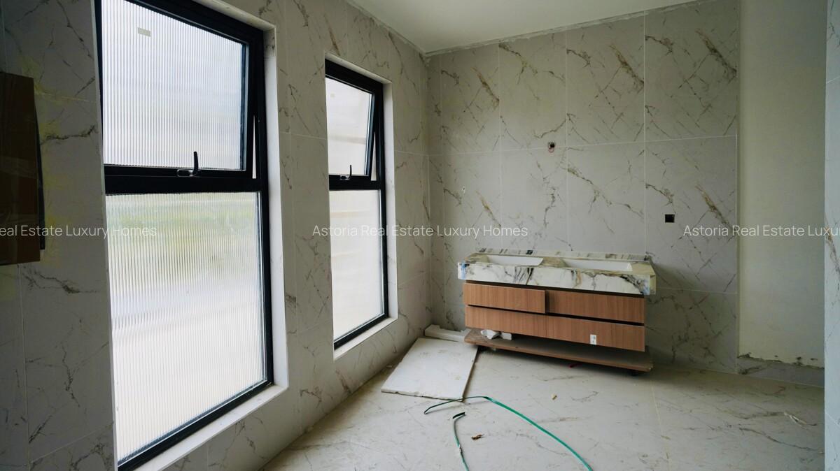 5 Bed Villa with En Suite at 2026-187 5 Bed - 15